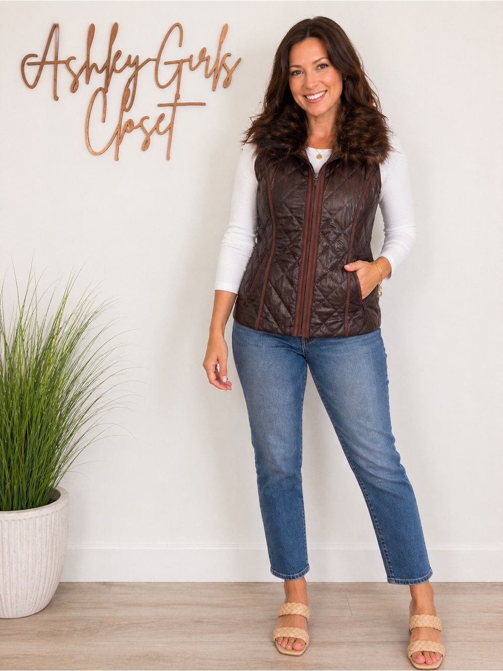 Chico’s Faux Fur Collar Quilted Vest – Brown Metallic – Size 1 (Medium)